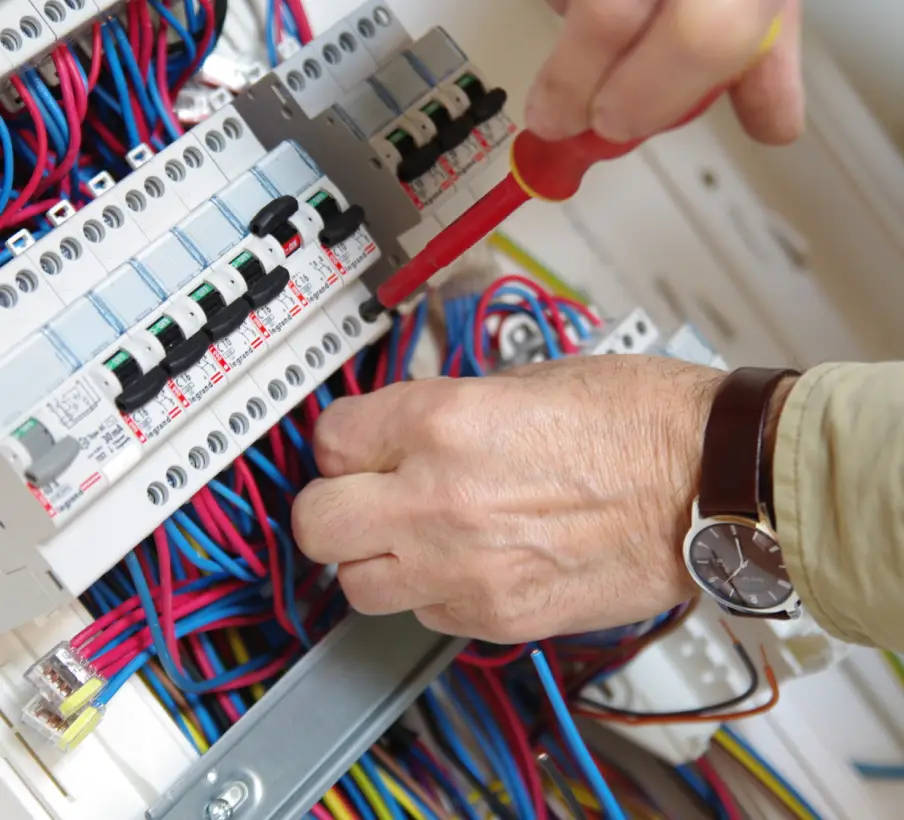 Urgence Immo 33 Renovation Interieure Merignac Nos Interventions En Electricite 02